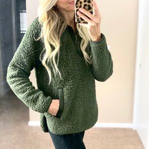 Abercrombie Sherpa quarter zip top